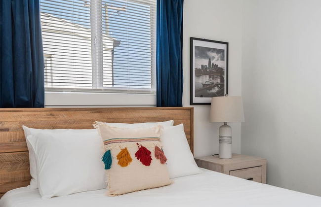 Chic Urban Haven: Your Nashville Escape 2 Bedroom Apts - Photo 13