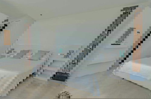 Foto 3 - Modern Villa With Indoor Pool