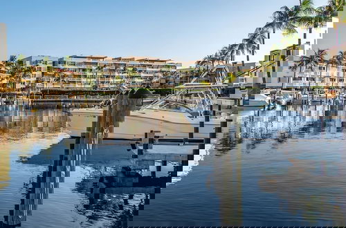 Foto 26 - Bayfront Townhome With Boat Slip, Pool And Beach 2 Bedroom Townhouse by RedAwning
