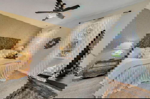 Photo 8 - Custom 7-bd Hm Loaded W/ Amenities Watersong-216ys 7 Bedroom Home by RedAwning