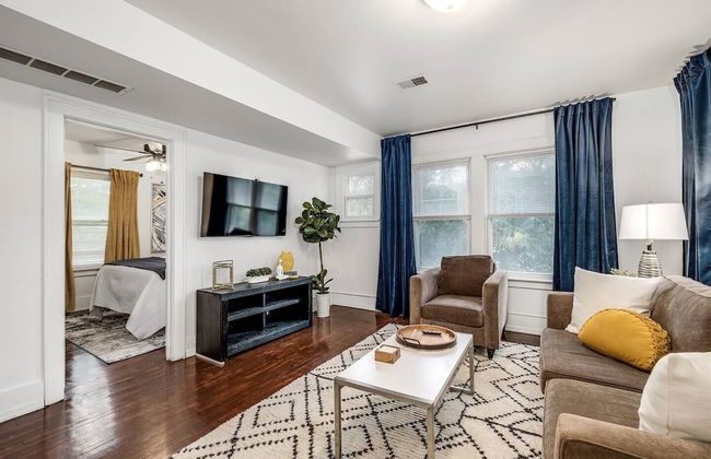 Pet-friendly Furnished Apt Near Emu Free Parking 2 Bedroom Apts - Photo 1