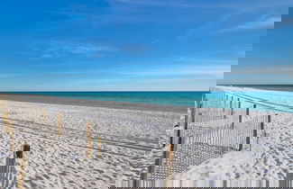 Foto 2 - Destiny on the Sand by Avantstay Direct Beach Access Bbq on Large Ocean Facing Patio