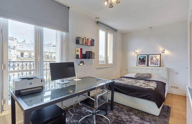 Superb Arc de Triomphe Apartment - Photo 3