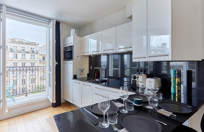 Superb Arc de Triomphe Apartment - Photo 10