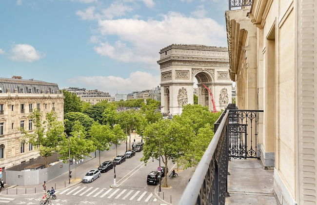 Superb Arc de Triomphe Apartment - Photo 19