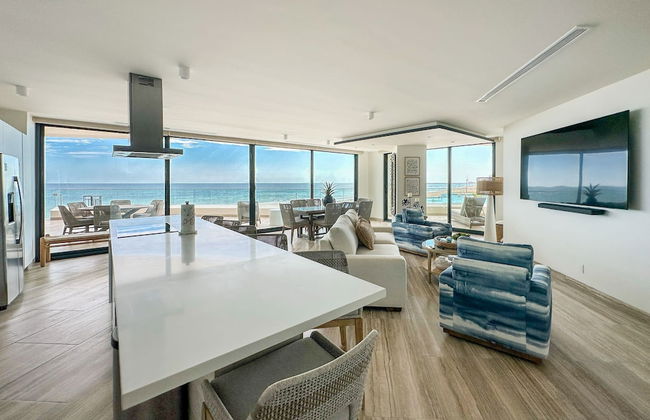 3BR Ground Floor Condo With Direct Pool Access - Photo 19