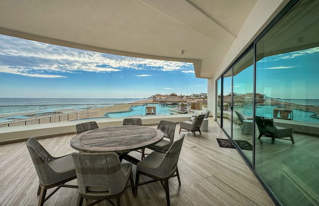 3BR Ground Floor Condo With Direct Pool Access - Photo 3