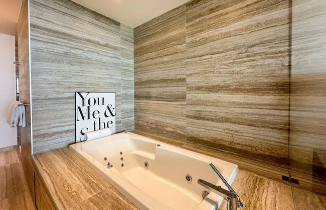 3BR Ground Floor Condo With Direct Pool Access - Photo 35