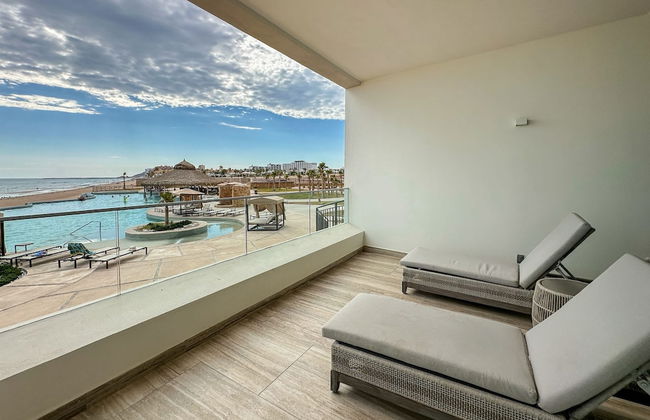 3BR Ground Floor Condo With Direct Pool Access - Photo 44