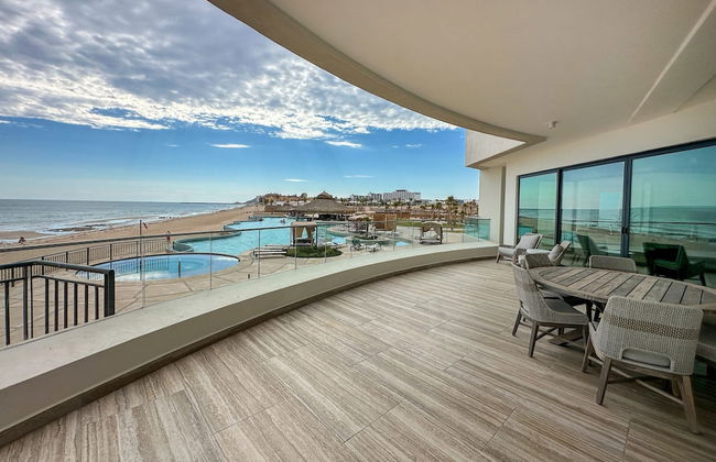 3BR Ground Floor Condo With Direct Pool Access - Photo 1