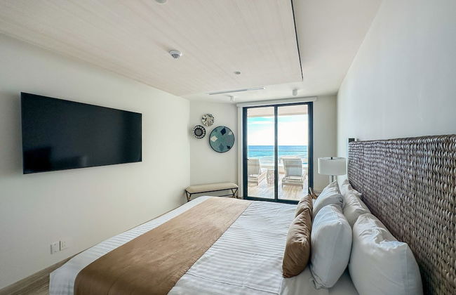 3BR Ground Floor Condo With Direct Pool Access - Photo 39