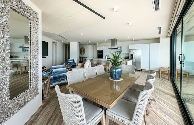3BR Ground Floor Condo With Direct Pool Access - Photo 13