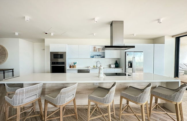 3BR Ground Floor Condo With Direct Pool Access - Photo 22