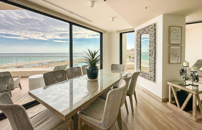 3BR Ground Floor Condo With Direct Pool Access - Photo 11