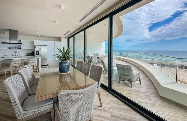 3BR Ground Floor Condo With Direct Pool Access - Photo 14
