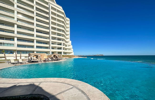 3BR Ground Floor Condo With Direct Pool Access - Photo 65