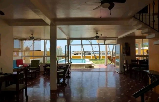 Beachfront House With Pool - Perfect for 12 People - Foto 12
