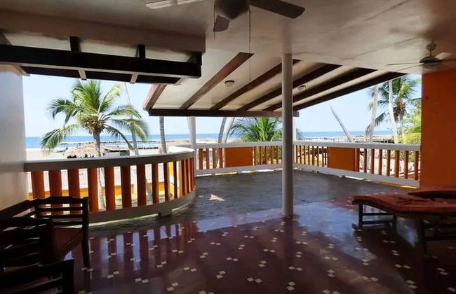 Beachfront House With Pool - Perfect for 12 People - Foto 19