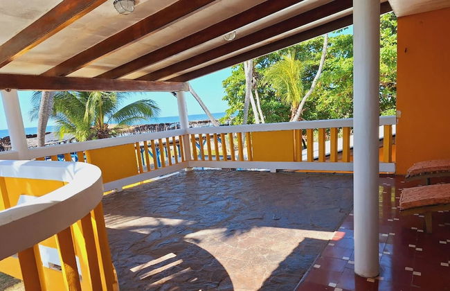 Beachfront House With Pool - Perfect for 12 People - Foto 6