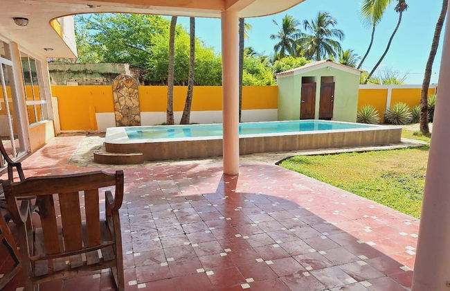 Beachfront House With Pool - Perfect for 12 People - Foto 18
