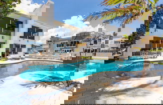Foto 3 - Sea Breeze by Avantstay Across From Fort Lauderdale Beach Pool Out Door Dining Fire pit