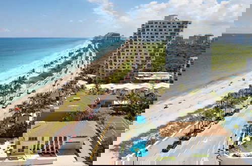 Foto 44 - Sea Breeze by Avantstay Across From Fort Lauderdale Beach Pool Out Door Dining Fire pit