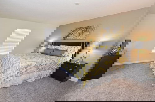 Foto 2 - Spacious 5 Bed Pool Home With Game Room-5488sc 5 Bedroom Home by RedAwning