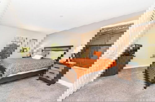 Foto 4 - Spacious 5 Bed Pool Home With Game Room-5488sc 5 Bedroom Home by RedAwning