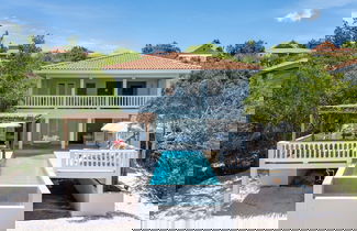 Foto 3 - Caribbean Delight Villa With Stunning Pool View