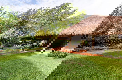 Photo 2 - w Charming 5BR Villa at Mesa de Yeguas
