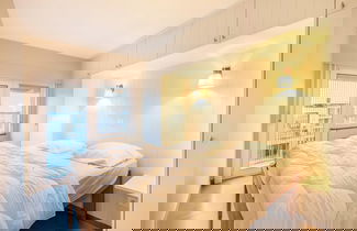 Foto 3 - Lavish Apartment for 4 People With Seaview