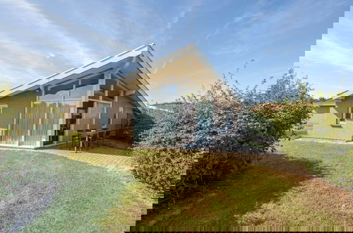 Foto 1 - Bungalow by North Sea Beach With Private Garden