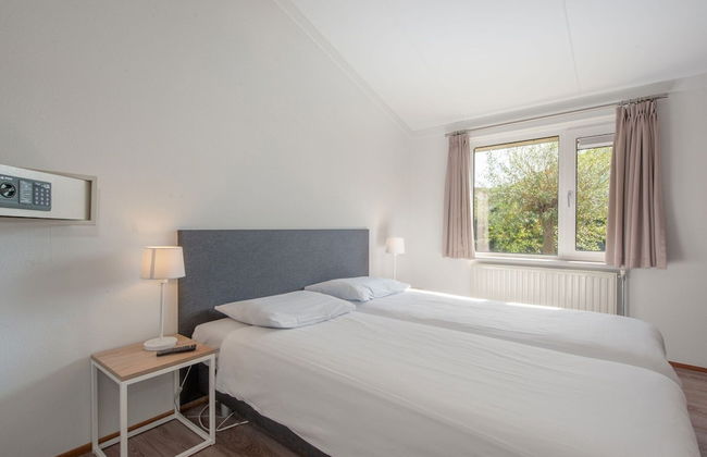 Bungalow by North Sea Beach With Private Garden - Foto 2