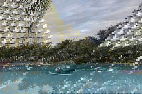 Foto 35 - Arena Cam Ranh Beachfront Condotel