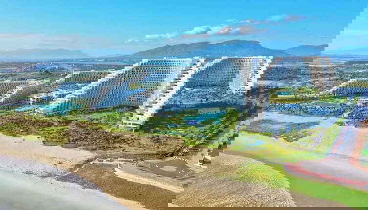 Foto 1 - Arena Cam Ranh Beachfront Condotel