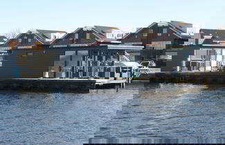 Foto 1 - Modern Houseboat With air Conditioning Located in Marina