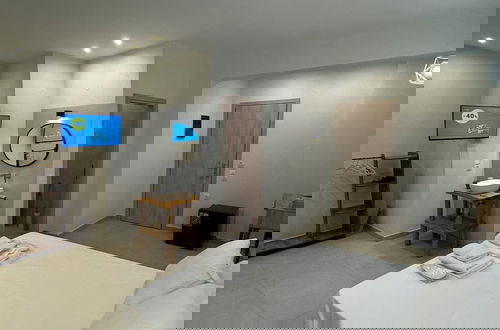 Photo 1 - Georgias House Project North