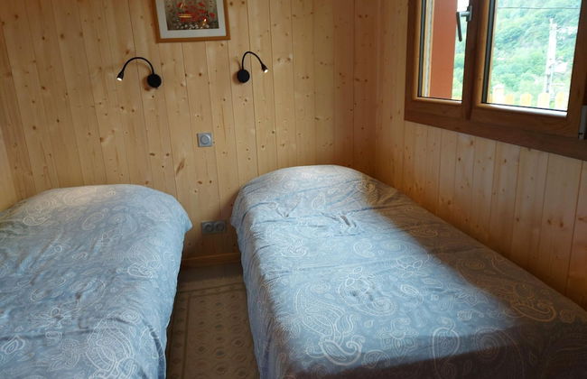 Chalet in Lovely, Rich Forest Setting With a Beautiful View - Foto 8