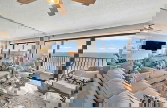 Foto 2 - Beachfront Breeze by Avantstay Beachfront Condo