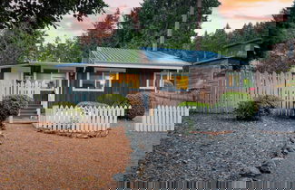 Photo 1 - Cottage By The Bay by Avantstay 0.5mi to Beach!