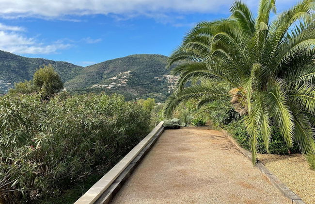 Villa in Cavalaire With Sea View & Pool - Foto 32