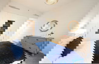 Foto 2 - Luxury 1BR La Rive 2