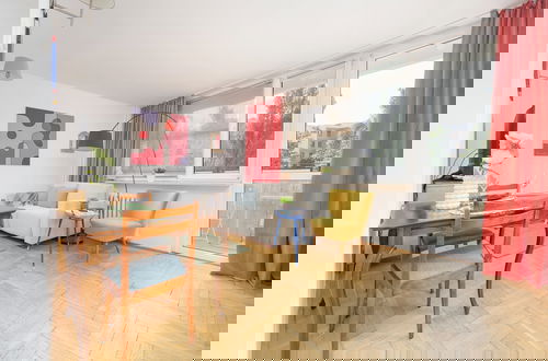Foto 10 - Apartment With Balcony by Renters