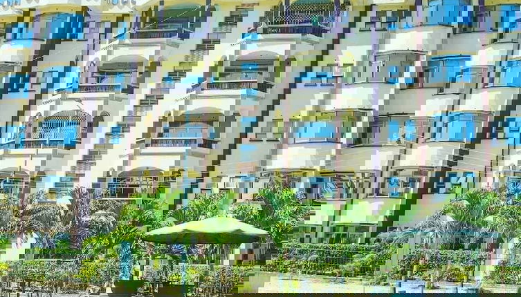 Photo 1 - Sunset Paradise Apartments by Blodriff