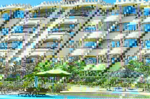 Photo 1 - Sunset Paradise Apartments by Blodriff