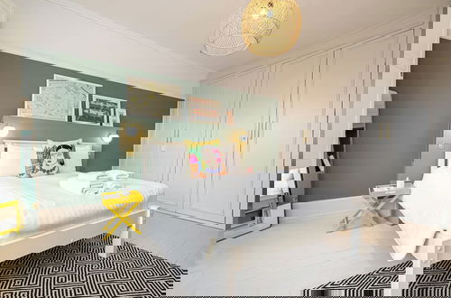 Foto 3 - Chic and Colourful Family Home by Underthedoormat