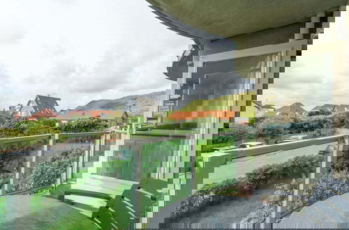 Foto 12 - Cozy Apartment With Balcony