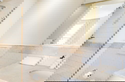 Foto 19 - Simplistic Elegance at Altmore 203