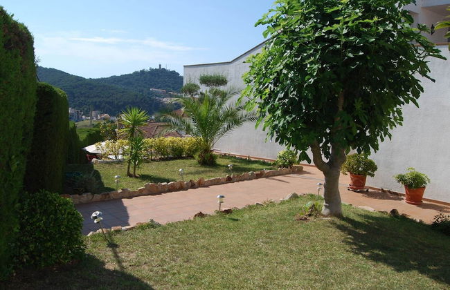 Spacious Holiday Villa With Private Swimming Pool and Various Terraces in Blanes - Foto 23