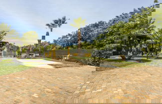 Foto 2 - Apartment With Exclusive Swimming Pool